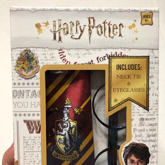Harry Potter Gryffindor Character Kit - Picture 4 of 4